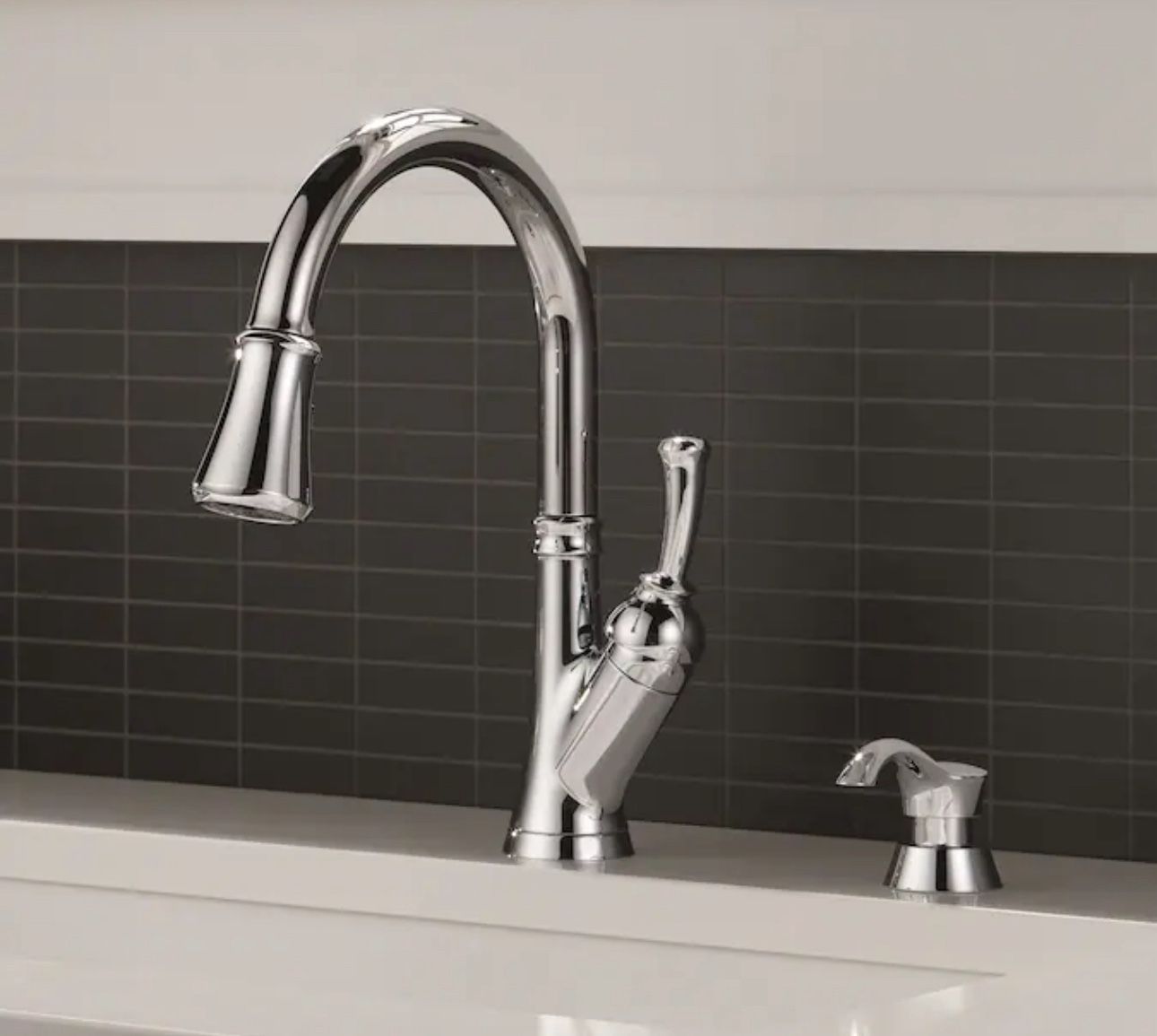 Delta Savile Chrome Single Handle Deck-mount Pull-down Kitchen Faucet with Sprayer (Includes Deck Plate) 1822