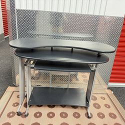 Ergonomic Computer Desk with Keyboard Tray