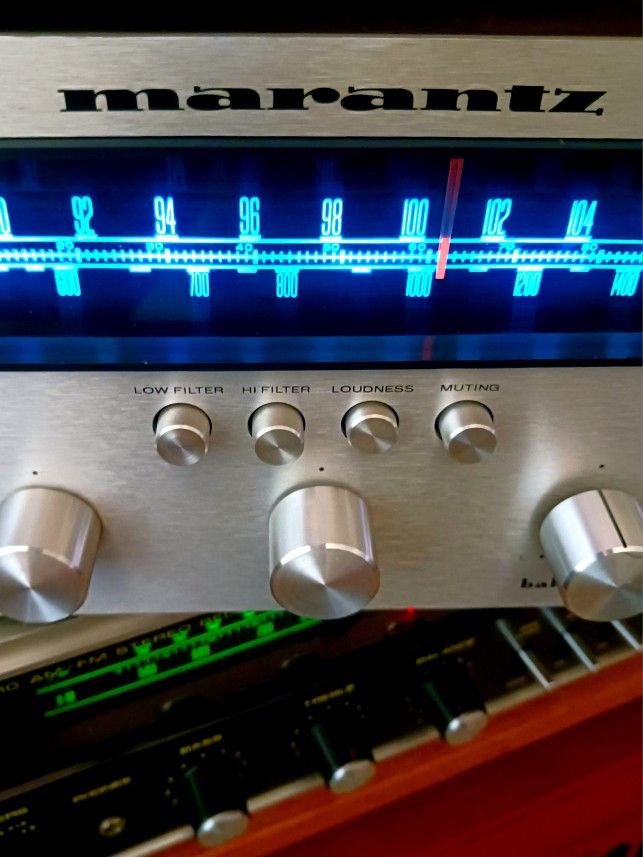Marantz Stereophonic Receiver 2220 Designed In USA Produced In Japan! Vintage 1972 20 Vintage Watts Per Channel Absolutely Stunning Very Potent!