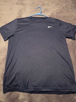 Nike dri-fit t-shirt. Grey/blue men's size L.