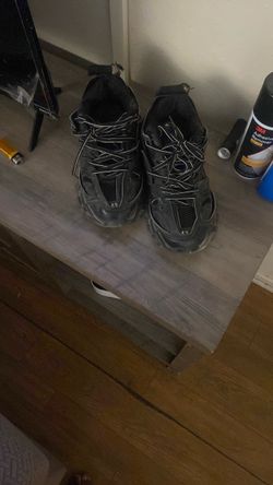 Selling these Balencigas