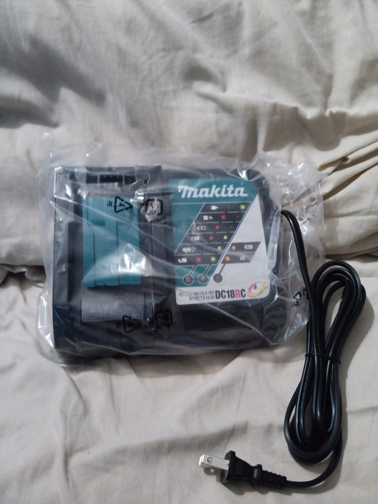 Cargador Nuevo Makita