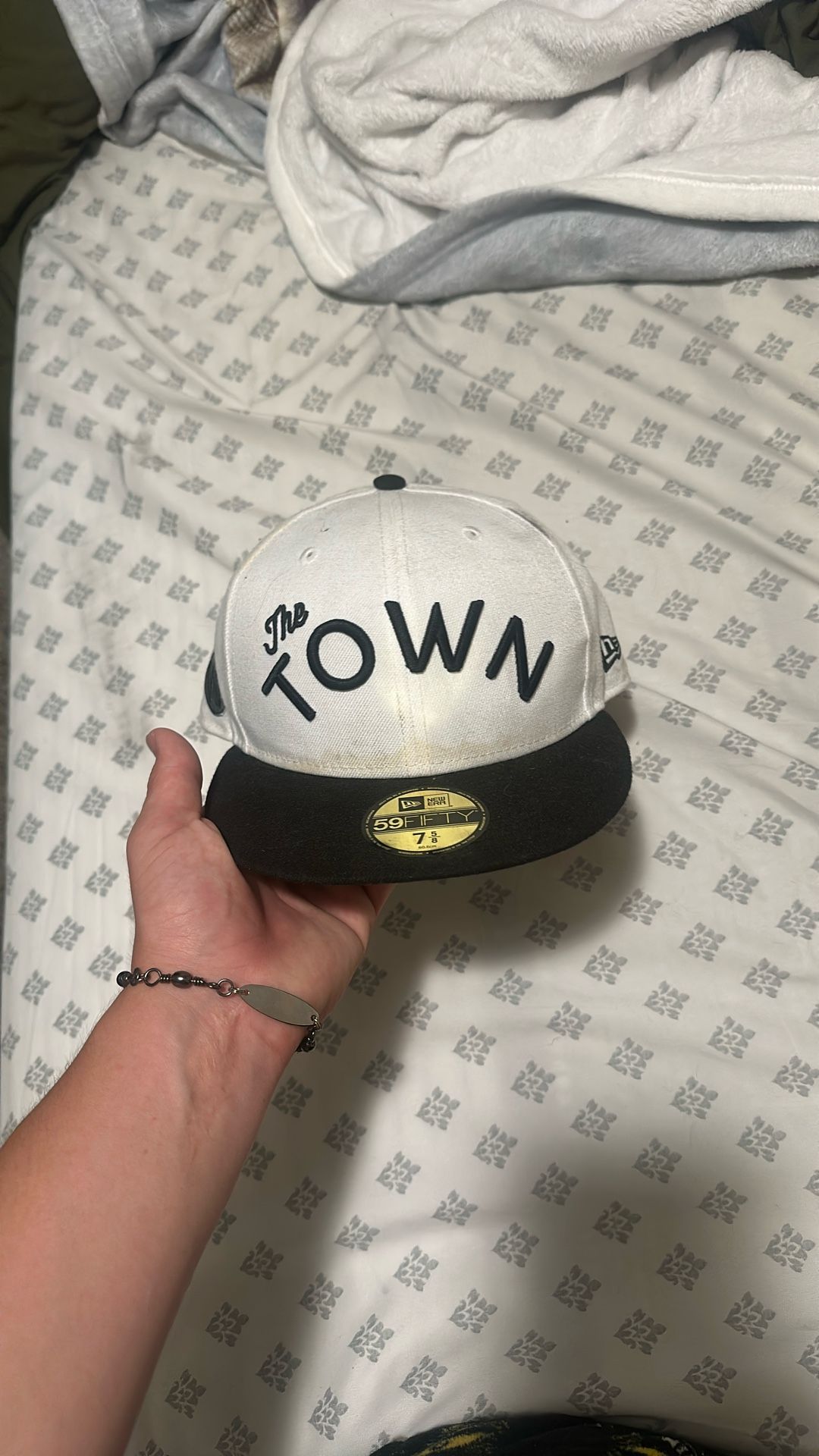 The Town Hat Fitted 7 5/8