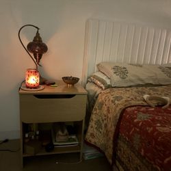 Bedside nightstand 