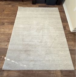 5x7 Ivory Rug