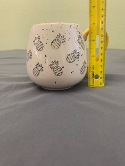 Meritage Pineapple Speckled 20oz Oversized Mug Yellow Inside with Hidden Surprise