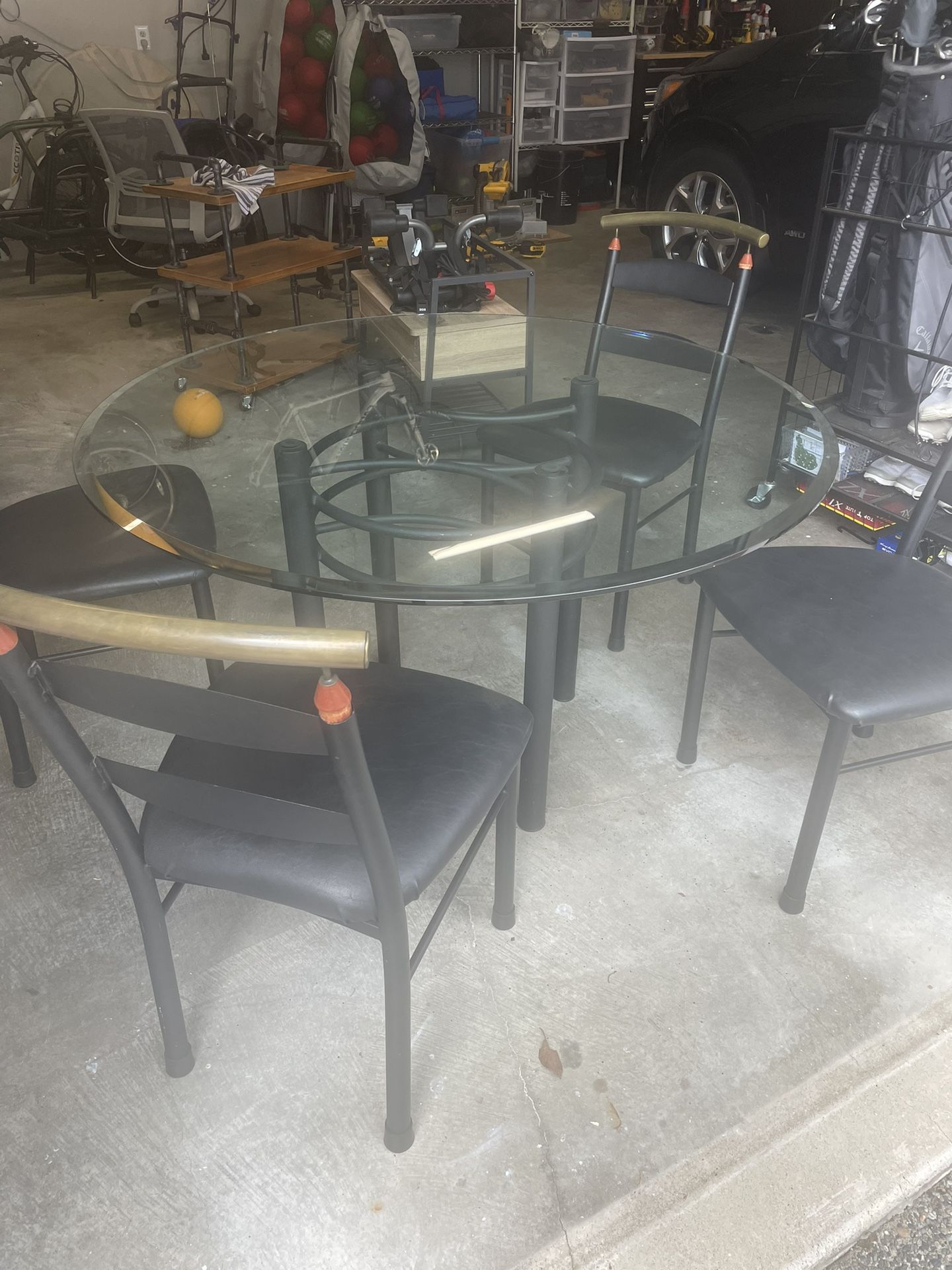 Glass Kitchen Table And Chairs 