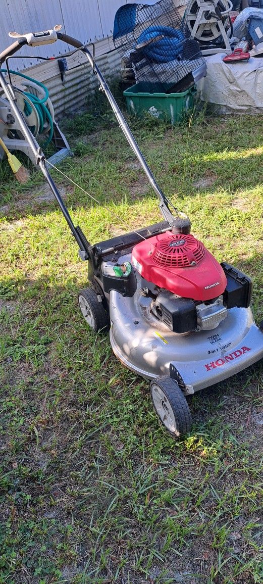 Honda lawnmower Run the excellent
