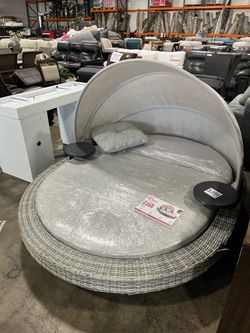 Sienna oval daybed from Costco