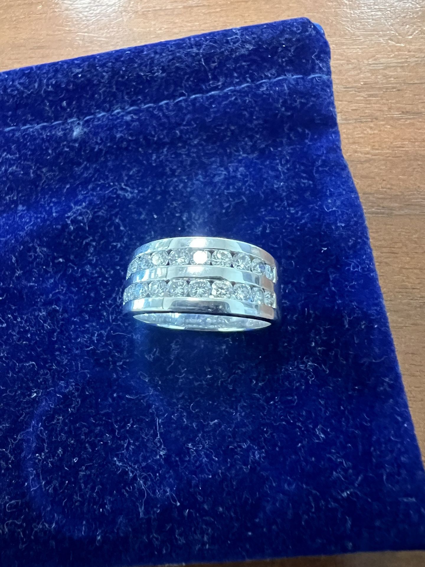 14 Karat White Gold Ring With Natural Diamonds Size 8.5