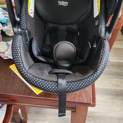 Britax Car Seat With 2 Bases