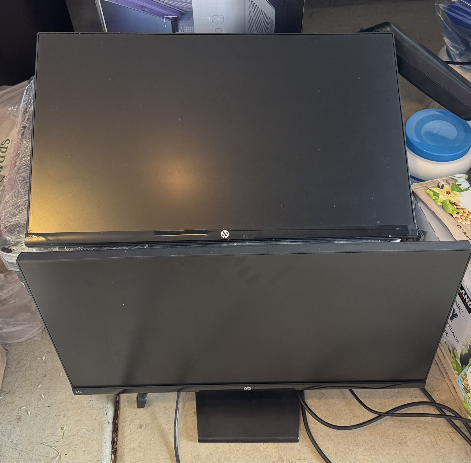 HP Monitors 24’, Two