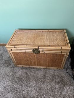 Wicker chest