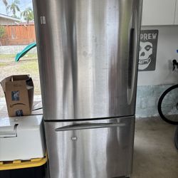 GE Refrigerator. Perfect For The Garage