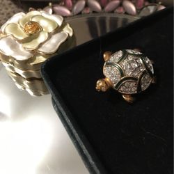 Pretty!! Gold Turtle Pin / Brooch With Diamond Crystals 