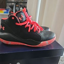 Under Armour Women sneaker 