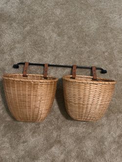 Wall baskets