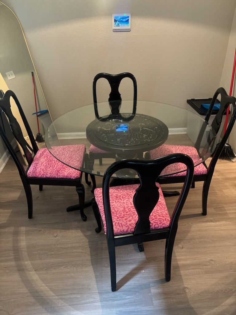 ROUND GLASS DINING TABLE & CHAIRS