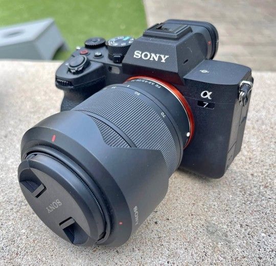Sony A7iv Mirrorless Camera W/ Lens