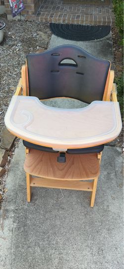 Abiie high chair