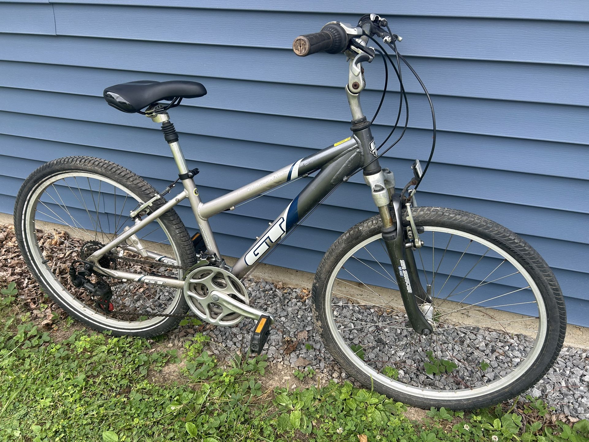 Women’s Mountain Bicycle26” Wheels By GT Timberline 21 Sp Full Suspension