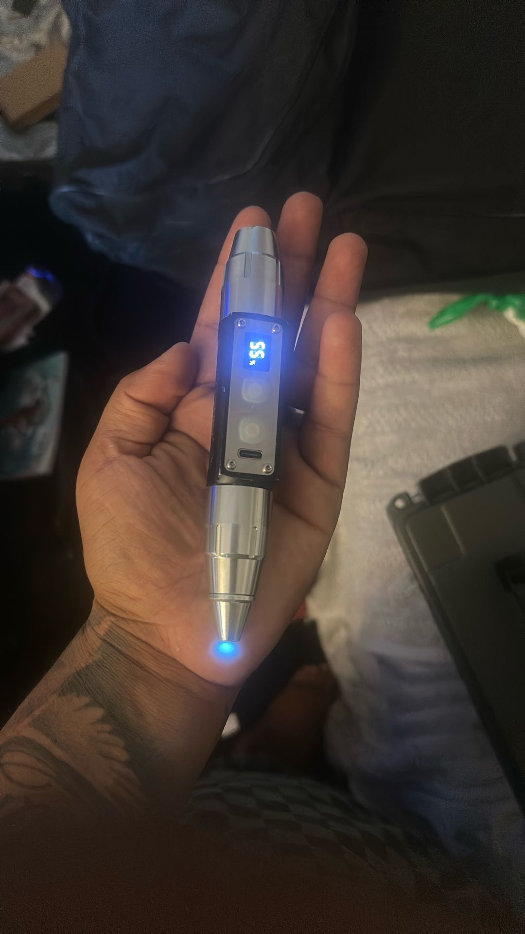 TOPINCN Expert Jade Flashlight,