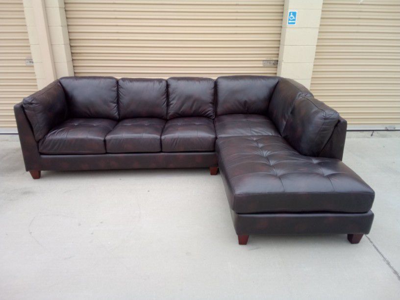 Sectional Couch w Bed