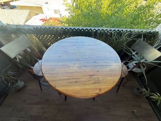 Pub Table with Stools
