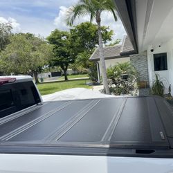 Leer Tonneau Cover 2014-18 Chevrolet GMC 1500 5’8 Bed