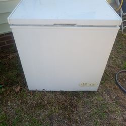 Magic chef deep freezer