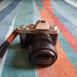 Fujifilm X-t200 With XF 18-55mm Lens