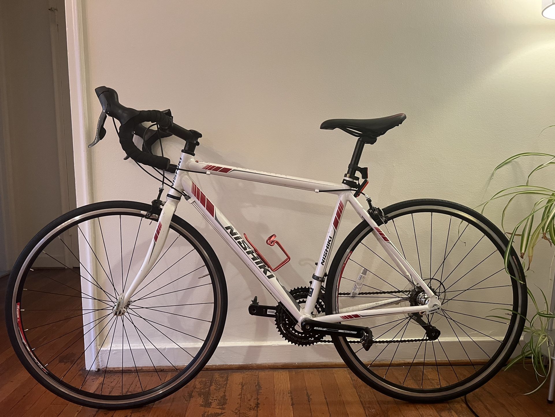 2016 Nishiki Maricopa Road Bike