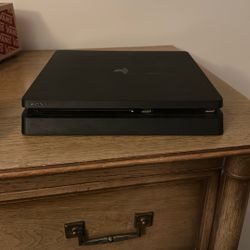 PS4 Slim With Controller