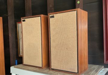 ***KLH Model 32 Vintage Speakers Excellent***