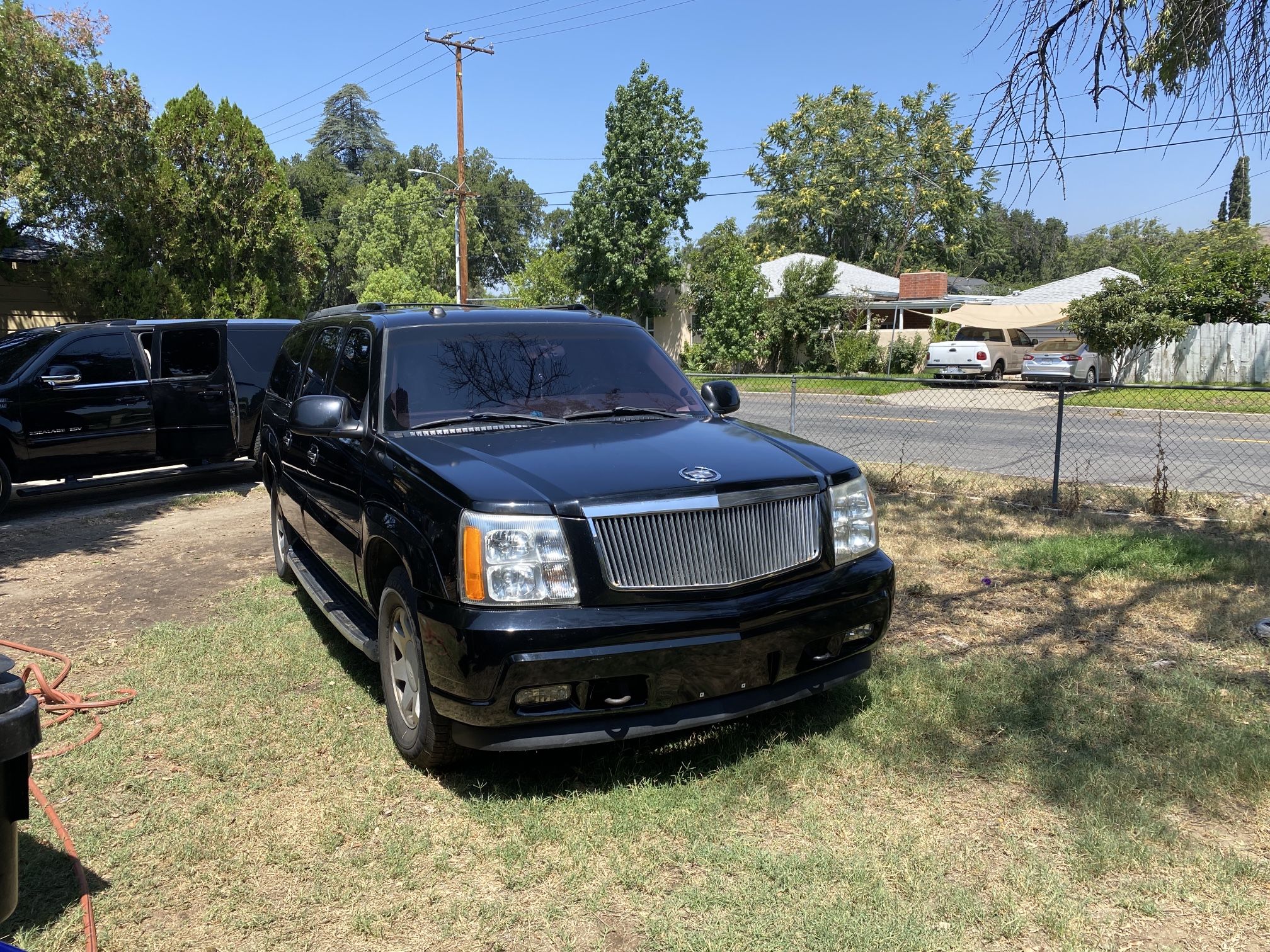 2004 Cadillac Escalade for Sale in Barstow, CA OfferUp