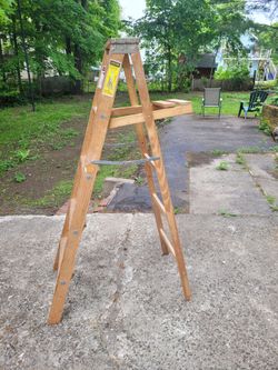 Wooden Step Ladder 1980's Outstanding condition