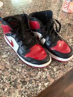 Air Jordan 1 Mid Bred Toe Sneakers