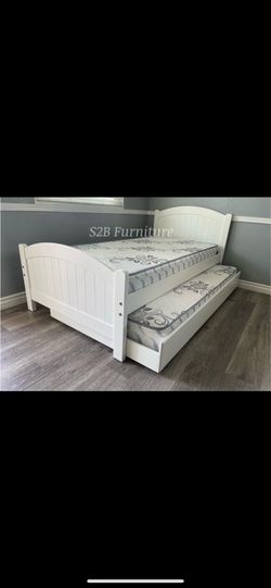 Twintwinn white trundlee with orthopedic Matres!!!!