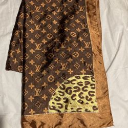 Louis Vuitton monogram Logomania wool scarf for Sale in Chicago, IL -  OfferUp