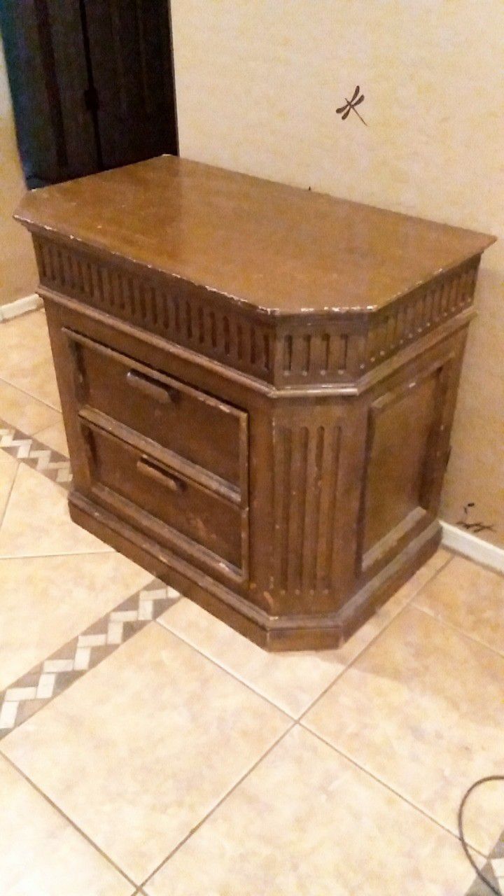 ANTIQUE 2 DRAWER TABLE