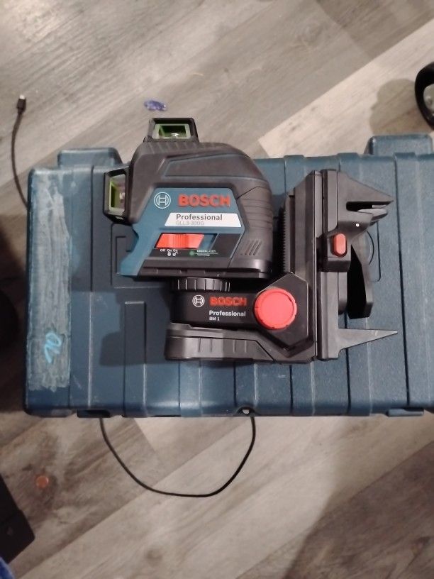 Bosch Professional Gll3-300g Three Plane Leveling Laser