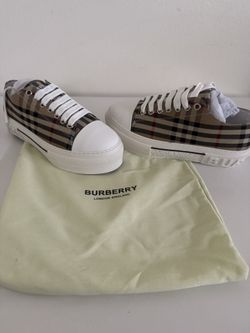 * NEW* Fashion Luxury Shoes