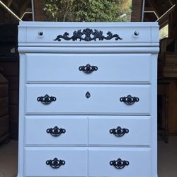 Oak Dresser With Mirror And Jewerly Tray