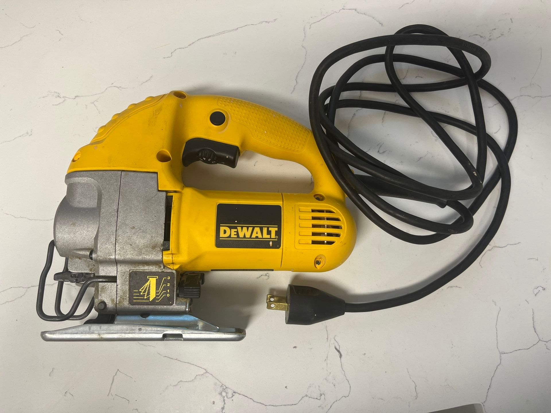 Dewalt VS Orbital Jig Saw