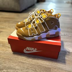 Nike Uptempo’s - 5Y