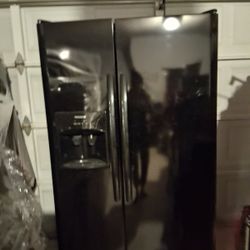 Refrigerator. Frigidaire.