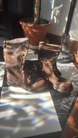 Dr martens combat  boots
