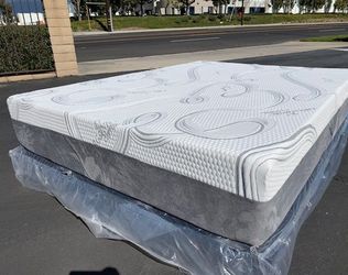 Queen Organic Hybrid Cool Gel Memory Foam Mattress!•~•~•
