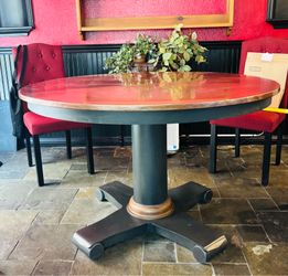Round dining table, copper top