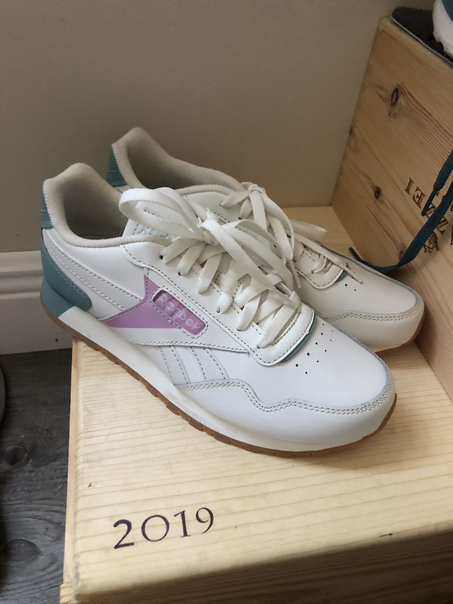 Ladies Pastel Reebok Classics 7.5 